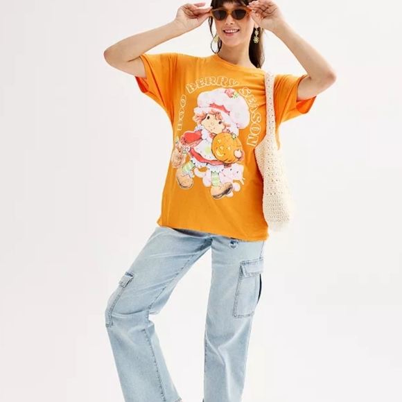 (5 For $25) NWT Strawberry Shortcake Boo Berry Season Oversized Graphic Tee XL - Picture 4 of 8